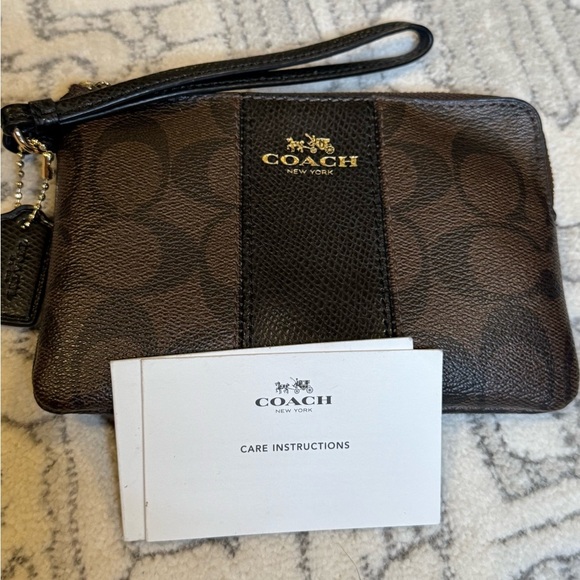 Coach wristlet wallet - Picture 1 of 7